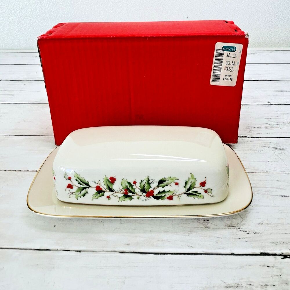 Vintage Macy's All The Trimmings Holly Royal Gallery Butter Dish 6283 EUC
